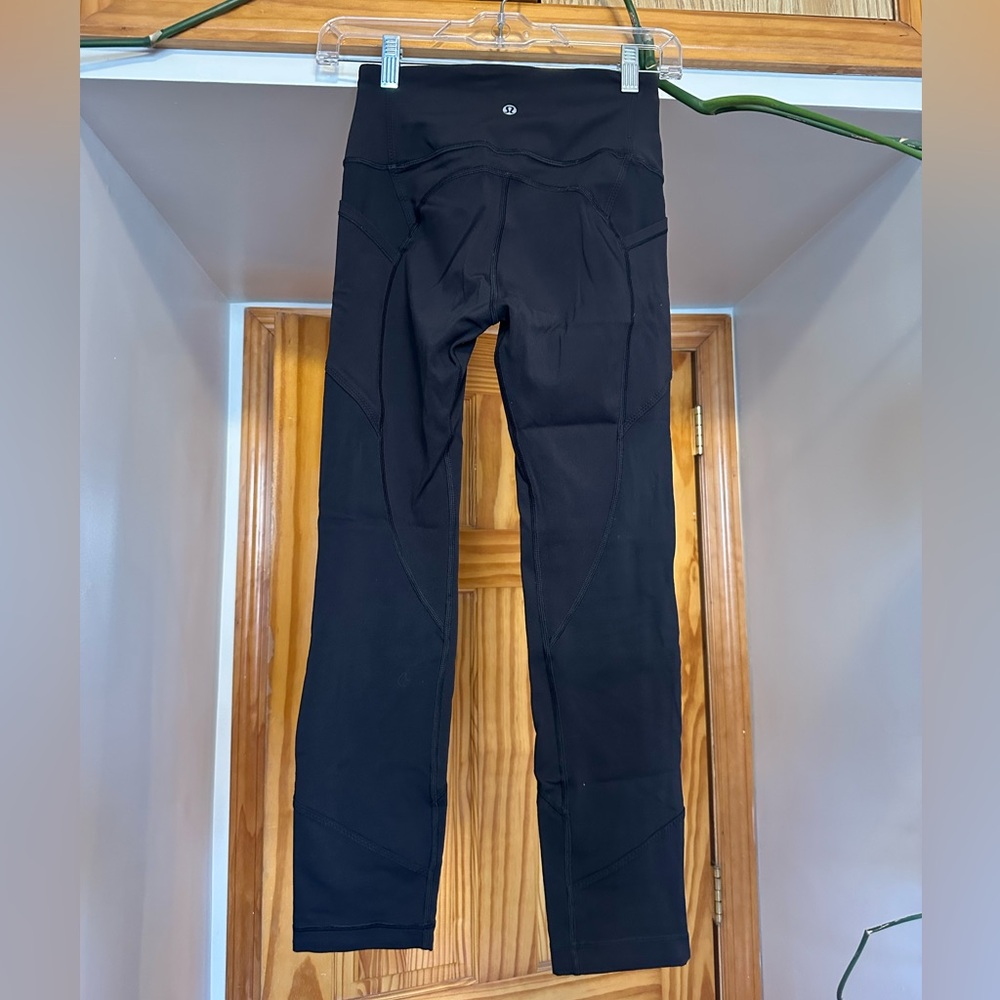 Lululemon Align High-Rise Crop Leggings 23” with Pockets Black Size 4 - Picture 5 of 11